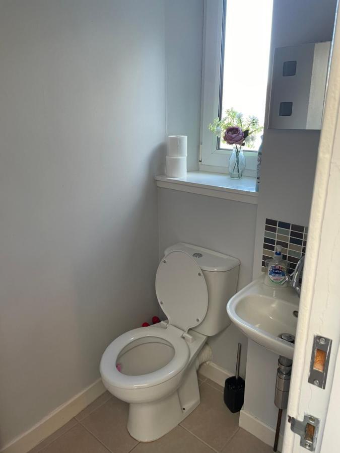 Appartamento Newsagents Flat Lairg Esterno foto