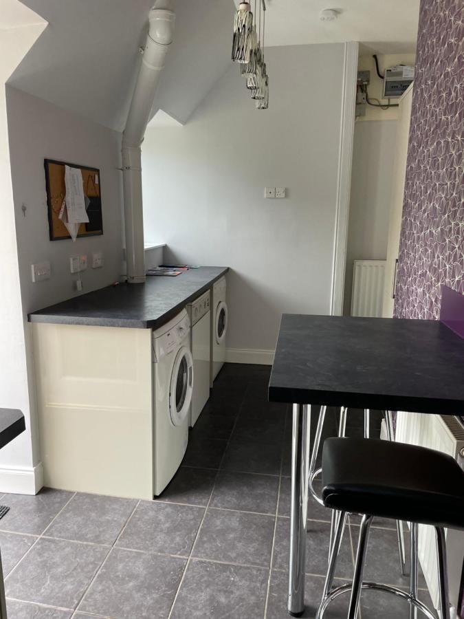 Appartamento Newsagents Flat Lairg Esterno foto